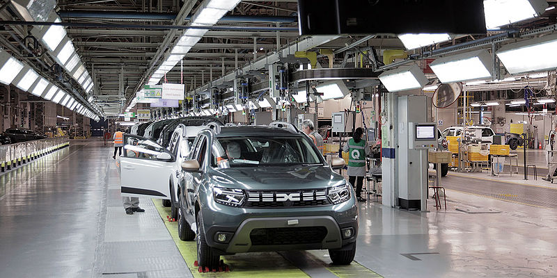 Neue Dacia Markenidentität: perfekte Maßarbeit in laufender Produktion